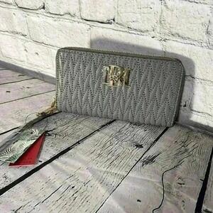 Badgley Mischka Wristlet Wallet Grey Cell Phone Pocket Clutch New with Tag